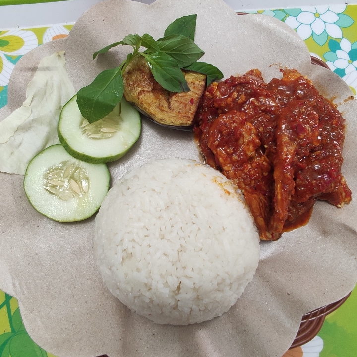 Tahu Tempe Terong Penyet
