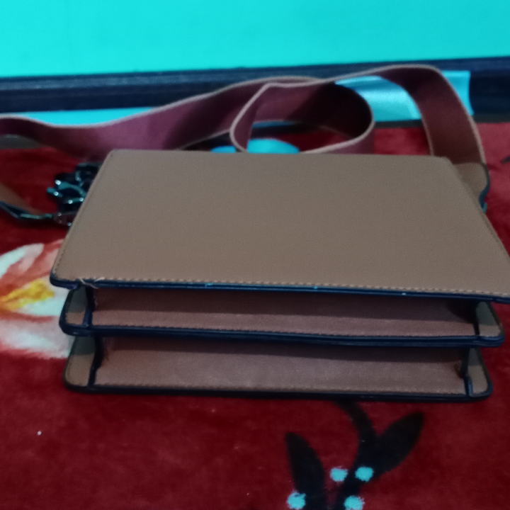 Tas Import CHARLES AND KEITH  3