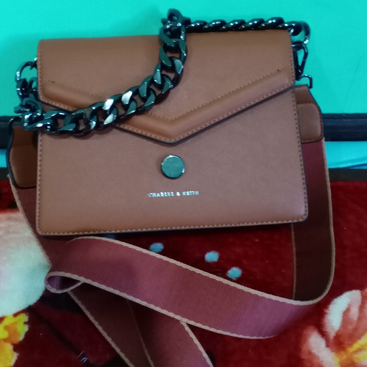 Tas Import CHARLES AND KEITH 