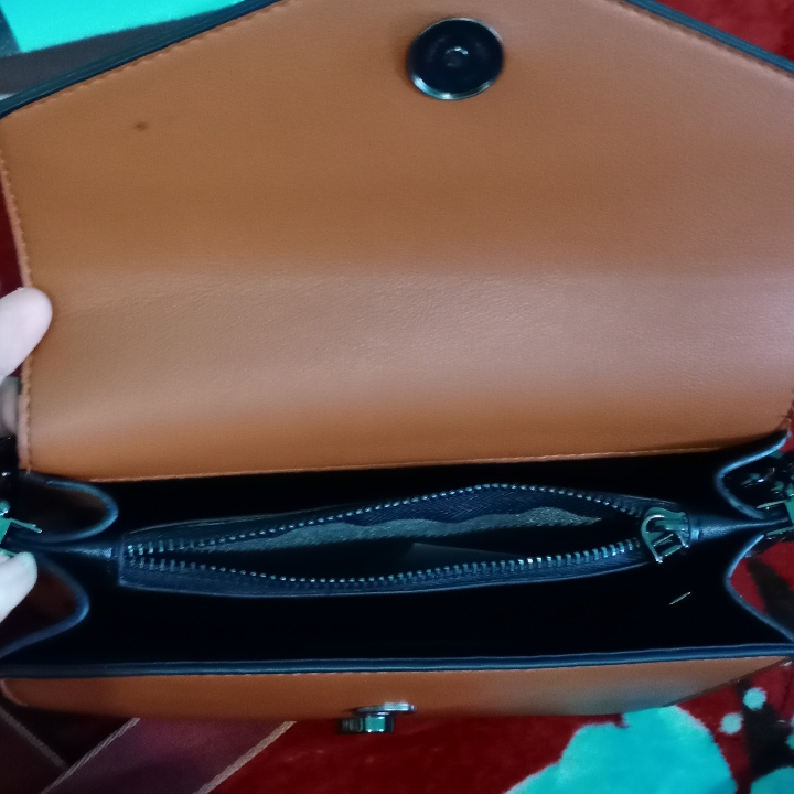 Tas Import CHARLES AND KEITH  2