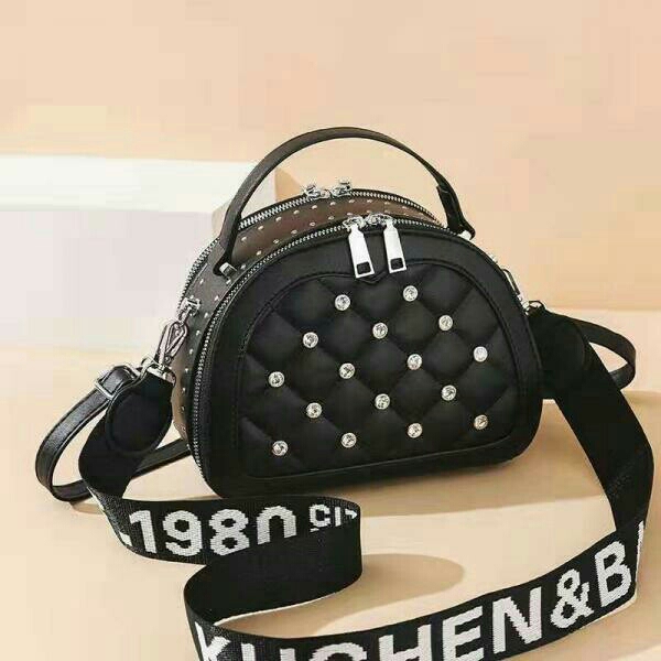 Tas Selempang Elegan Wanita Black