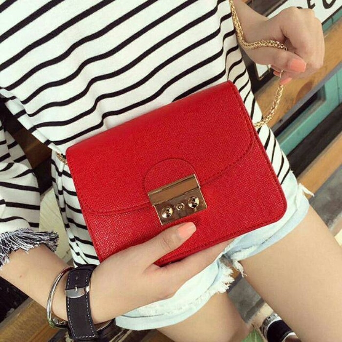 Tas Selempang Furla Merah