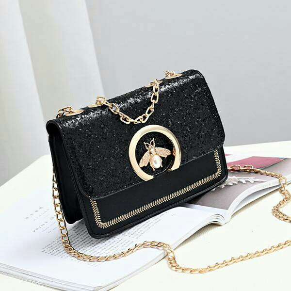 Tas Selempang Wanita Hitam
