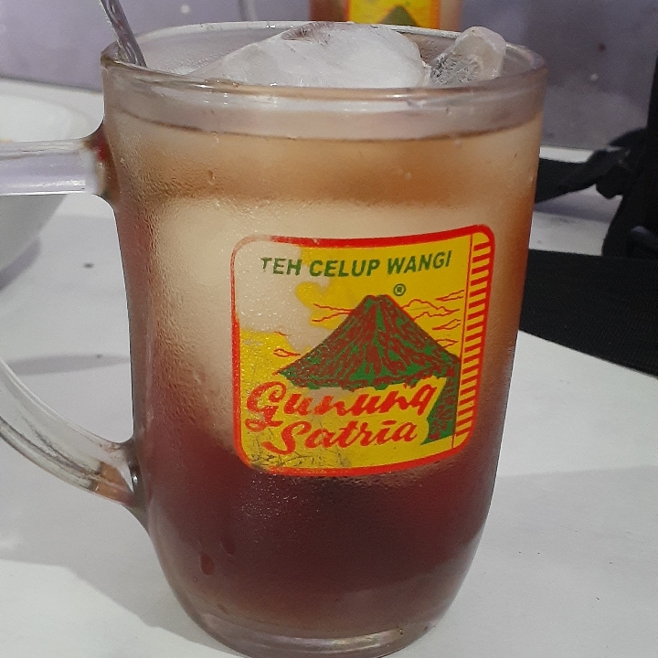 Teh Es