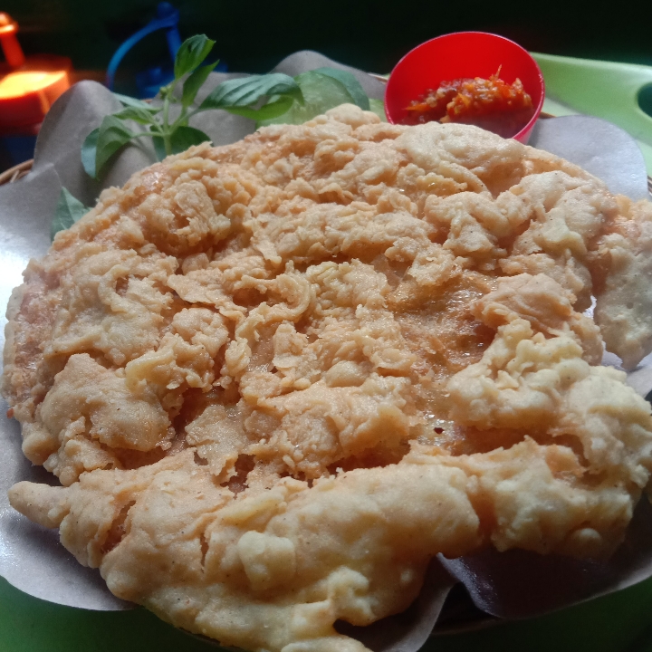 Telur Geprek Pakai Nasi