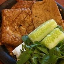 Tempe Tahu Lalapan