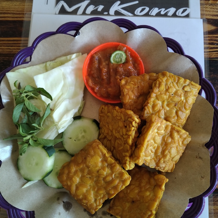 Tempe goreng lalapan