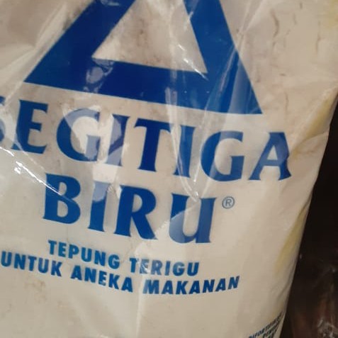 Tepung Terigo Segitiga Biru 1 Kg