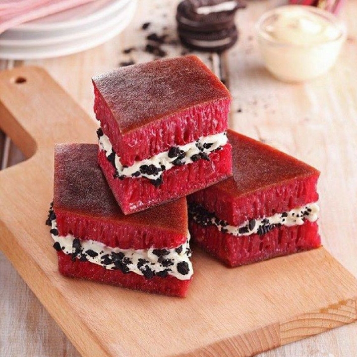 Terang Bulan Red Velvet Ceres Pisang