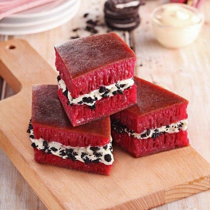 Terang Bulan Red Velvet Kacang