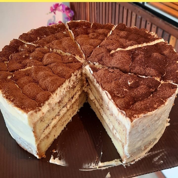 Tiramisu Cake