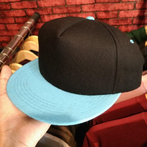 Topi snapback polos