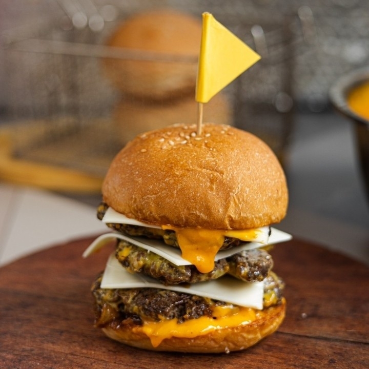 Tripel Beef Burger