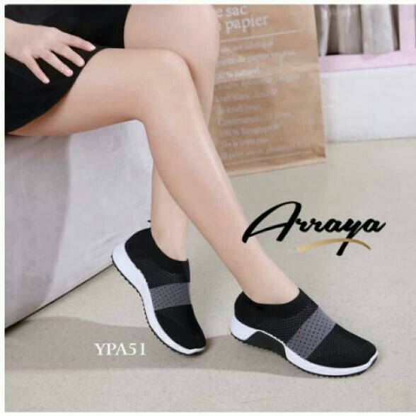 Ts 05 Sneaker Hitam