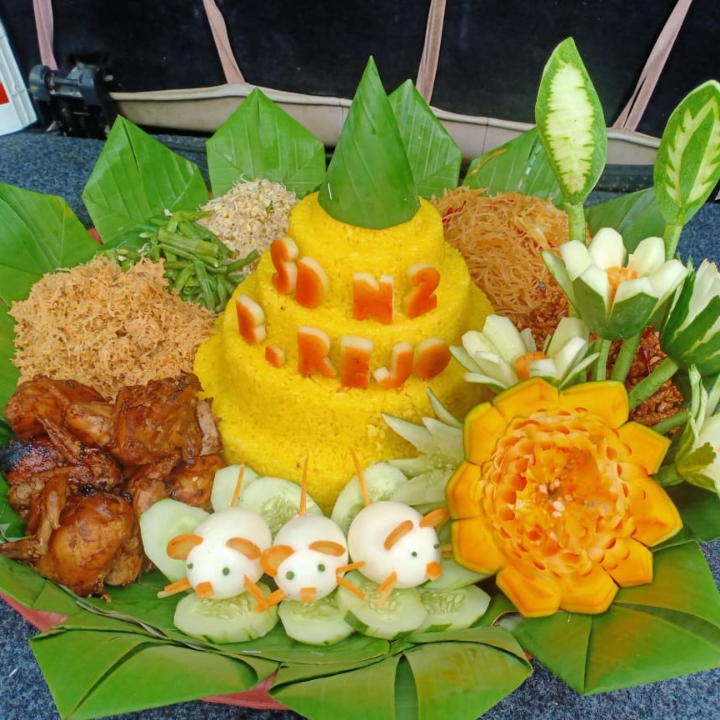 Tumpeng 15-20 Porsi 4