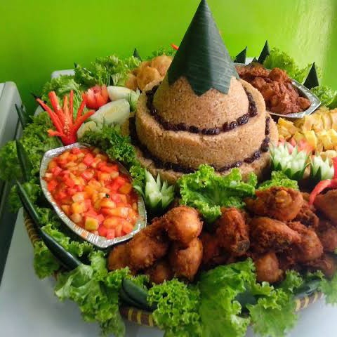 Tumpeng Kebuli Kambing