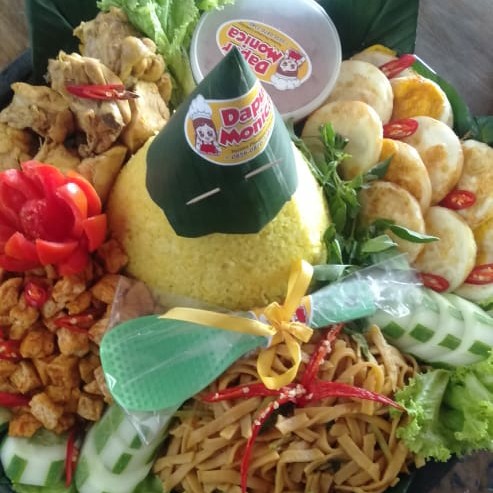 Tumpeng Komplit Monica