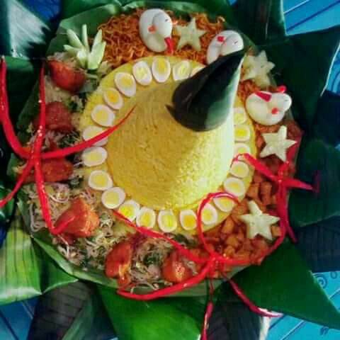 Tumpeng Untuk 12 - 15 Porsi