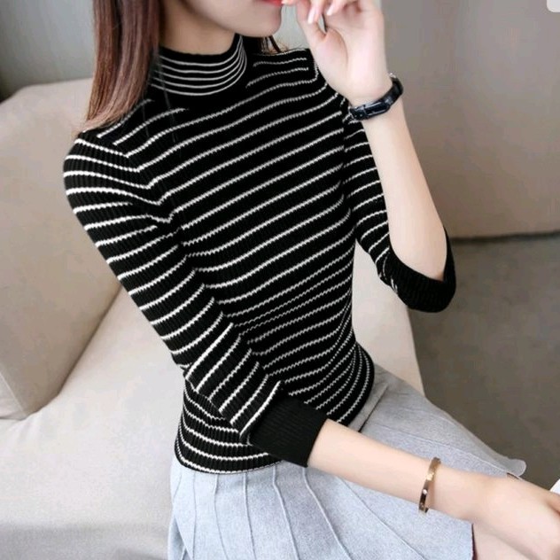 Turtle Neck Stripe Black