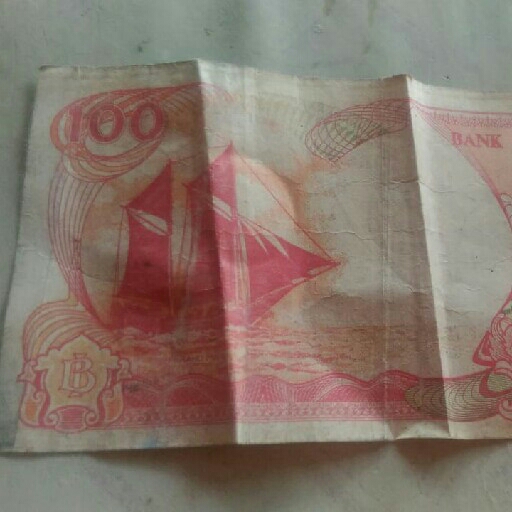 Uang Kertas 100 Rupiah Tahun 1992