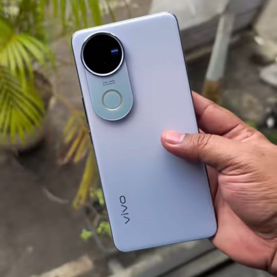 VIVO V50 5G RAM 12 GB ROM 256 GB 3