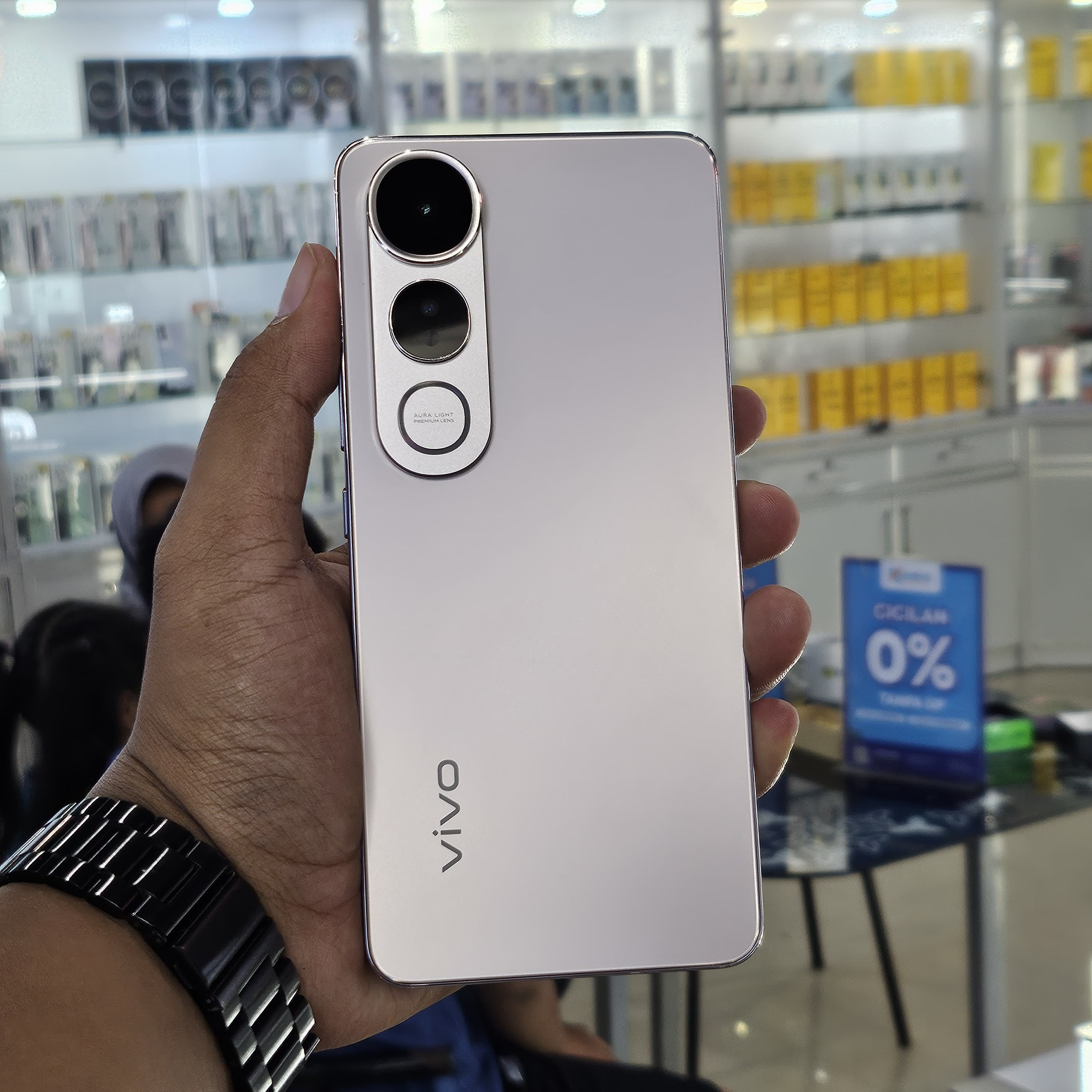 VIVO V50 LITE 4G RAM 8 GB ROM 128 GB 3