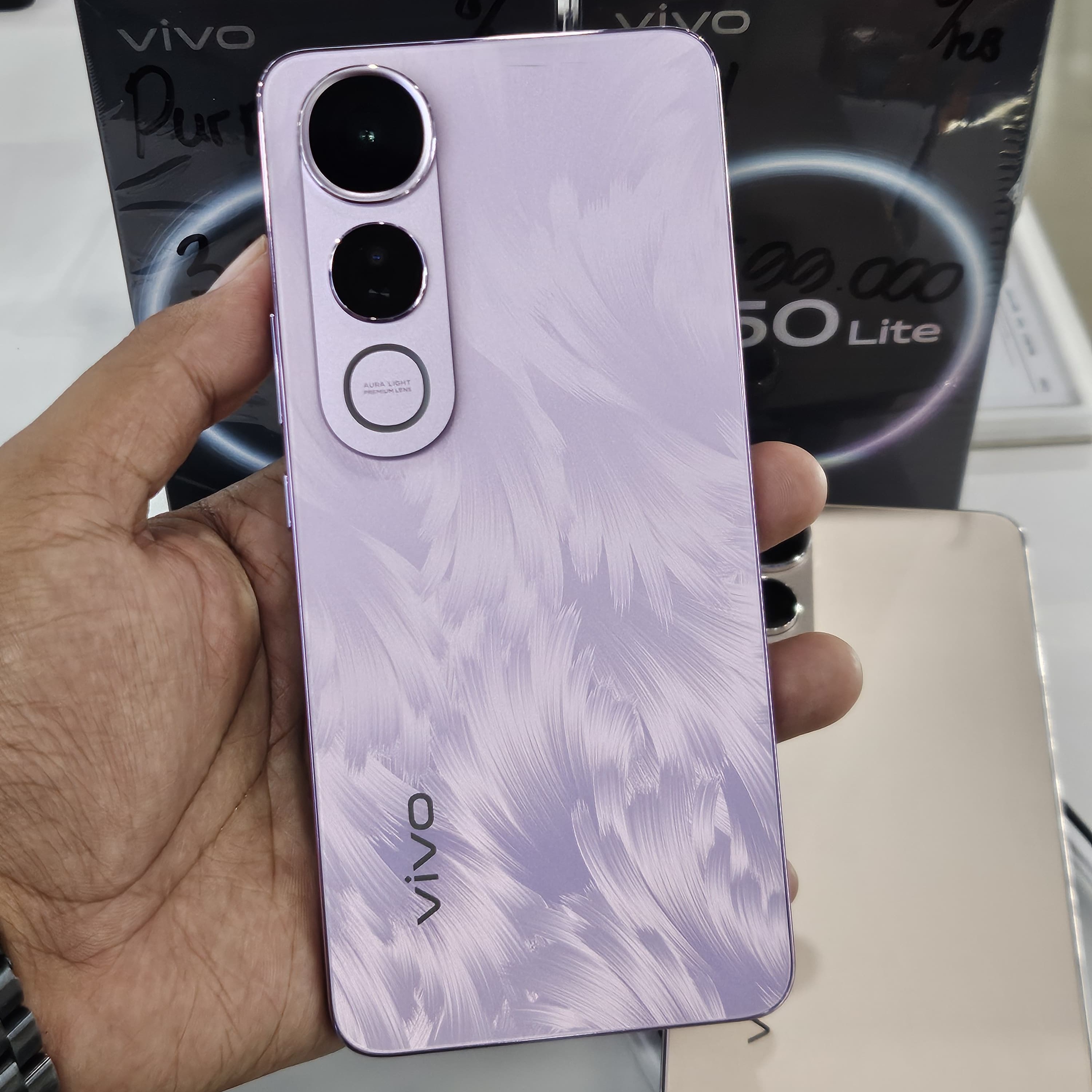 VIVO V50 LITE 5G RAM 12 GB ROM 512 GB 2