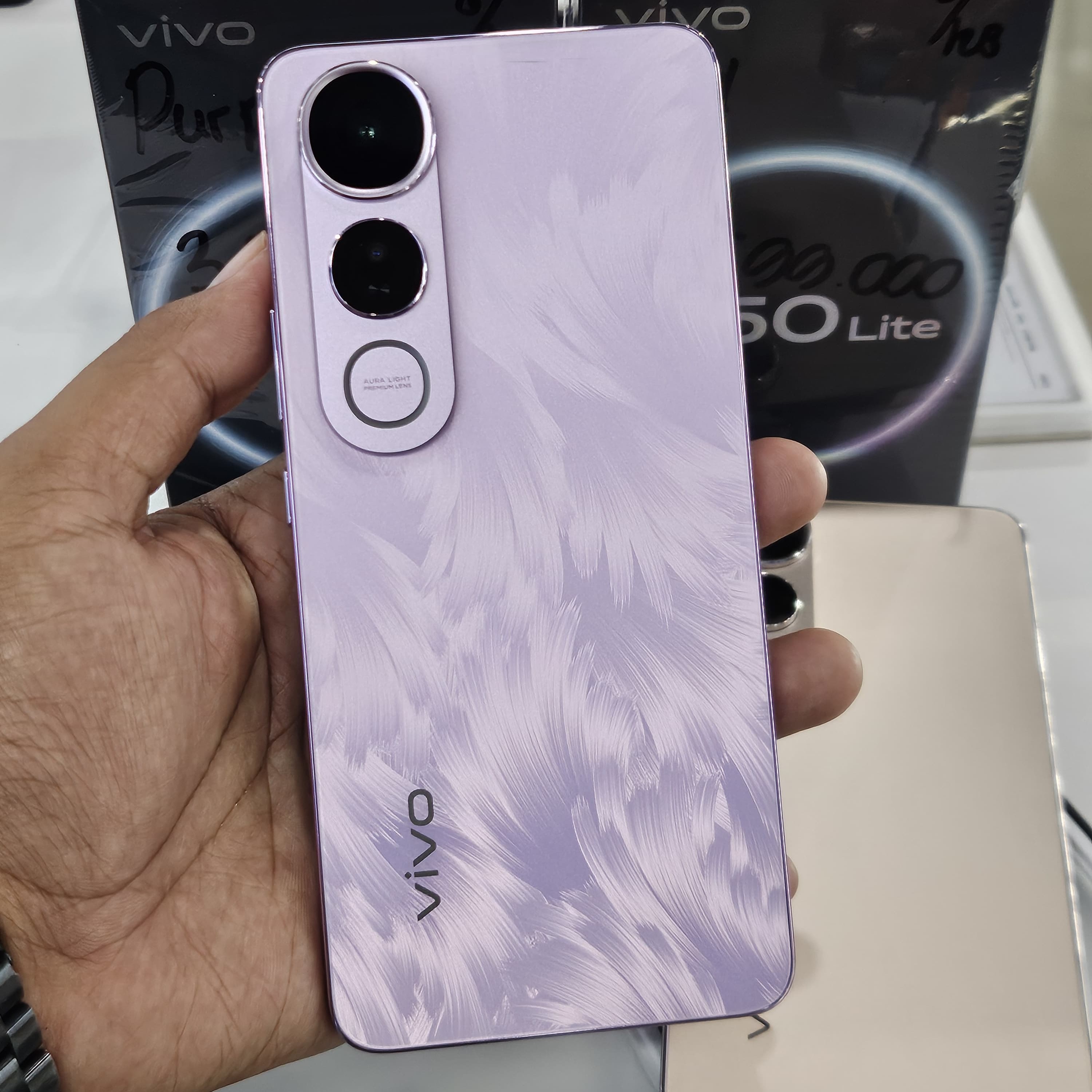VIVO V50 LITE 5G RAM 8 GB ROM 256 GB 2