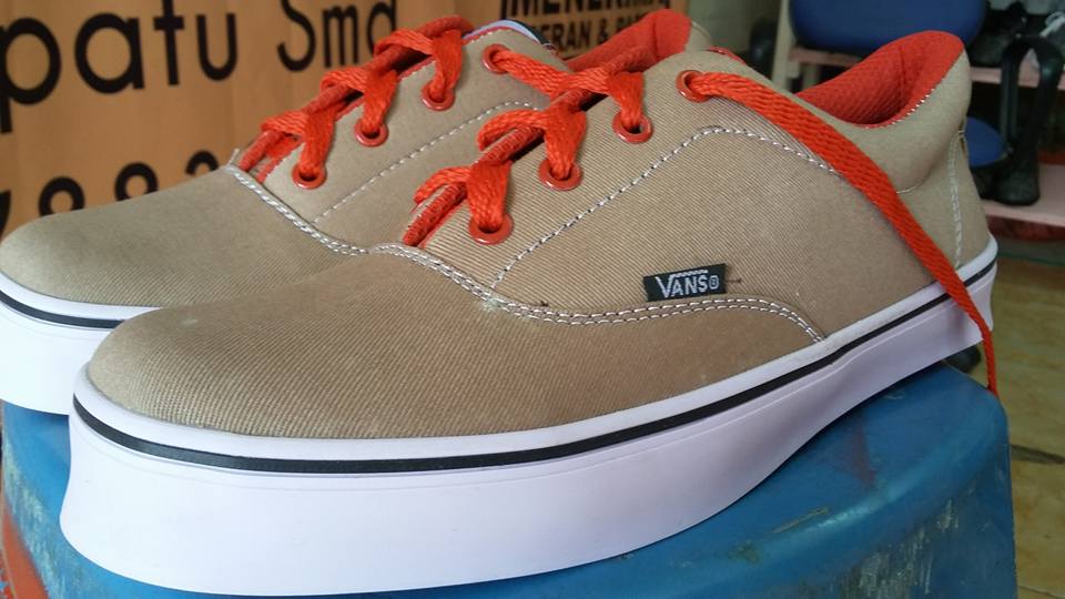 Vans Era