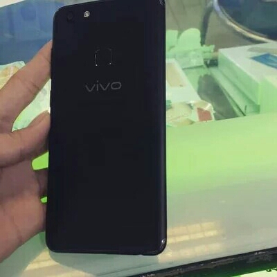 Vivo V7 Ram 432 Warna GoldBlack Garansi Resmi Vivo 2Tahun Accesoris 2