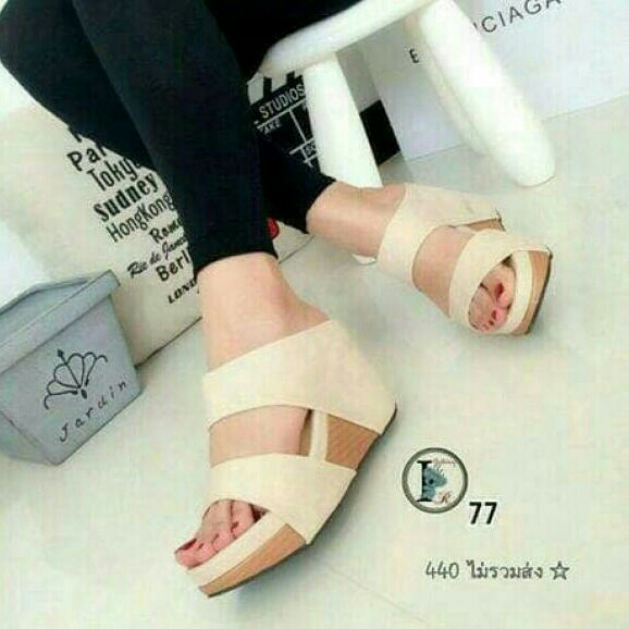 Wedges Ban Krem