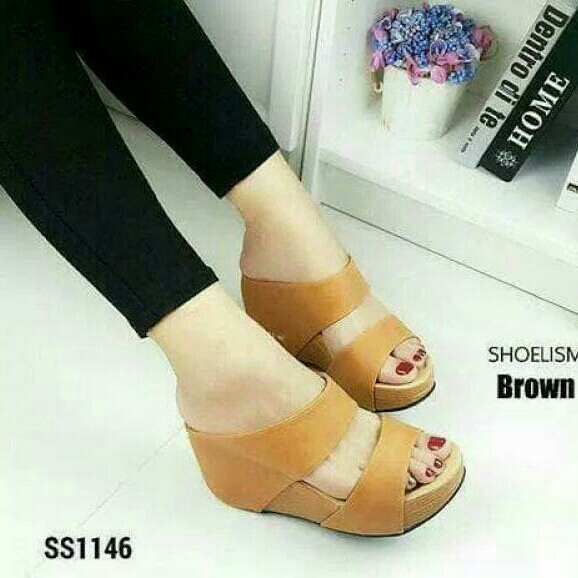 Wedges Ban Tan