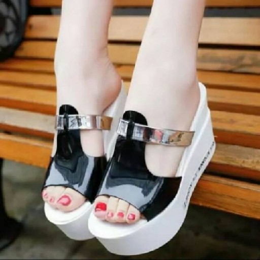 Wedges DH171 Hitam 