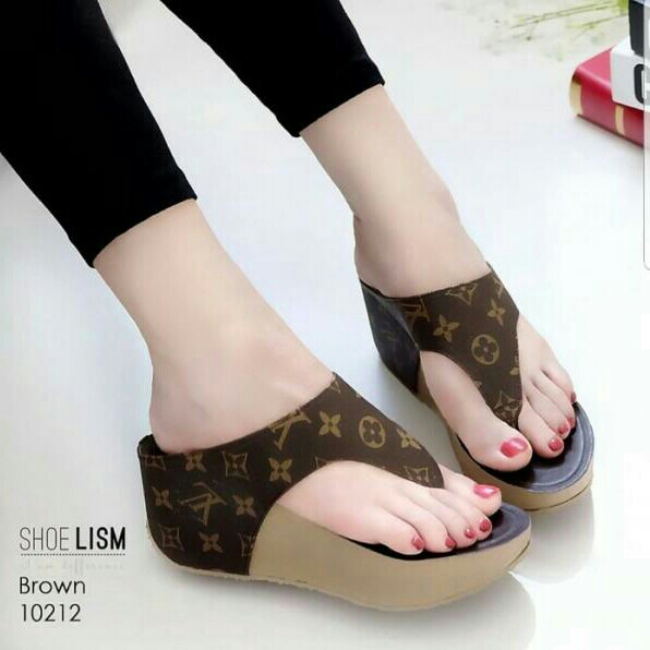 Wedges MR03 Coklat