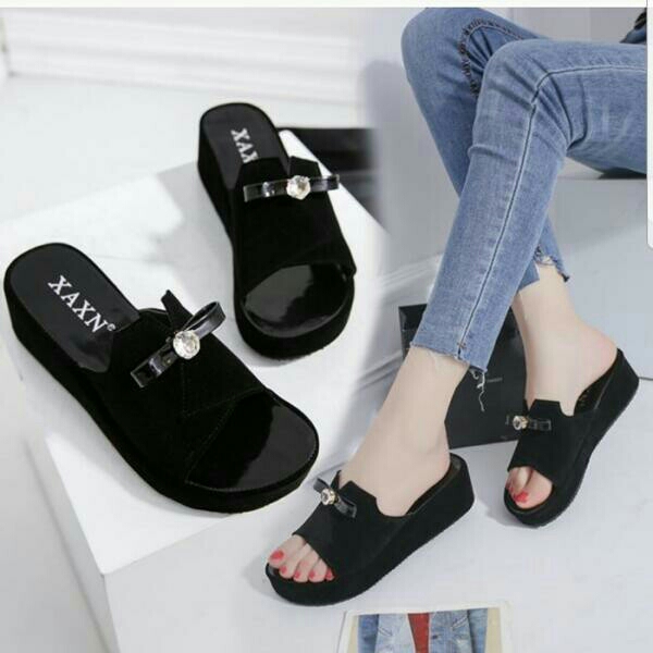 Wedges NN15 Hitam