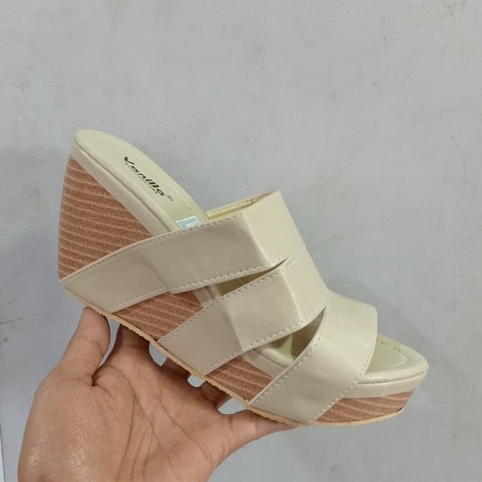 Wedges PHban Syntetic Cream 2