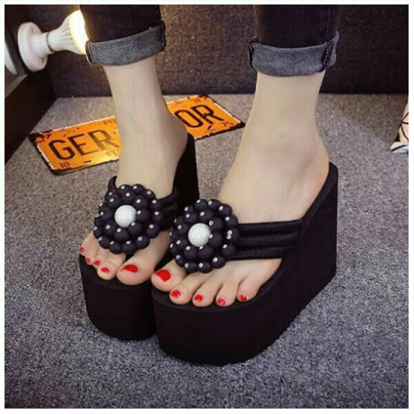Wedges Spon Hitam