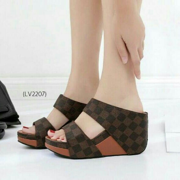 Wedges US49 Coklat