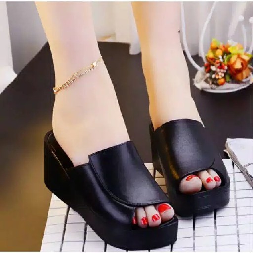 Wedges slop HR04 hitam