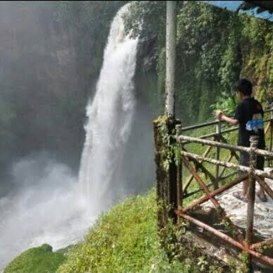 Wisata air terjun telun berasap kerinci