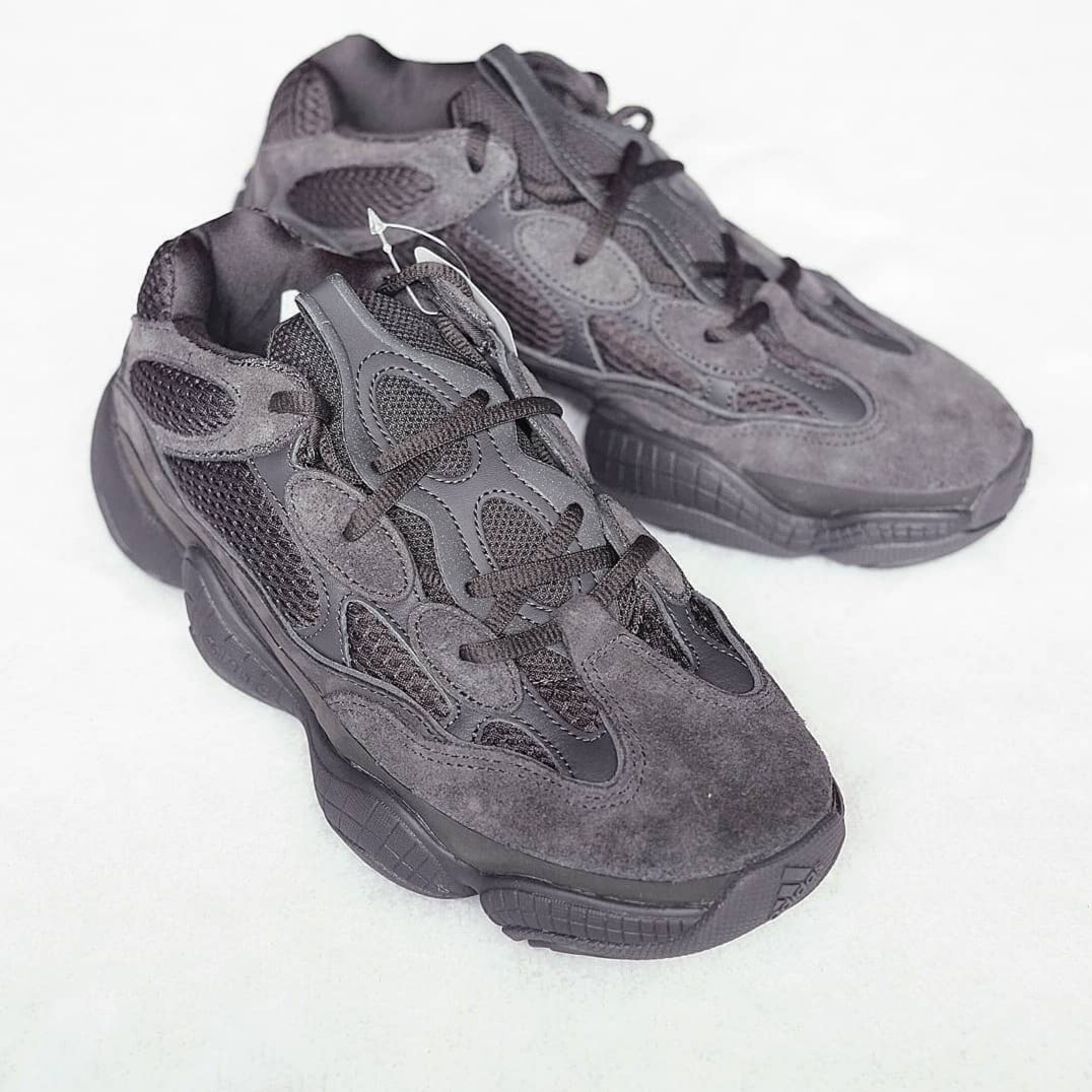 YZy 500 Utility Black 2