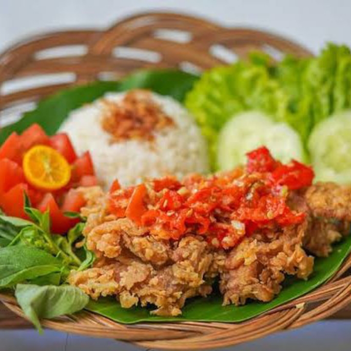 Ayam Geprek Komplit
