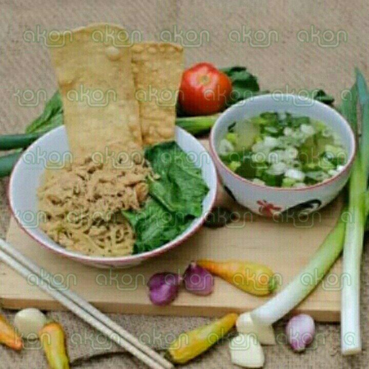 Yamien Ayam