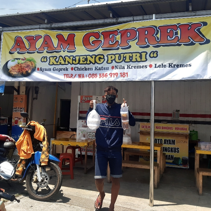 ayam geprek  pedas manis dan kfc
