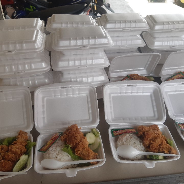 ayam geprek  pedas manis dan kfc 4