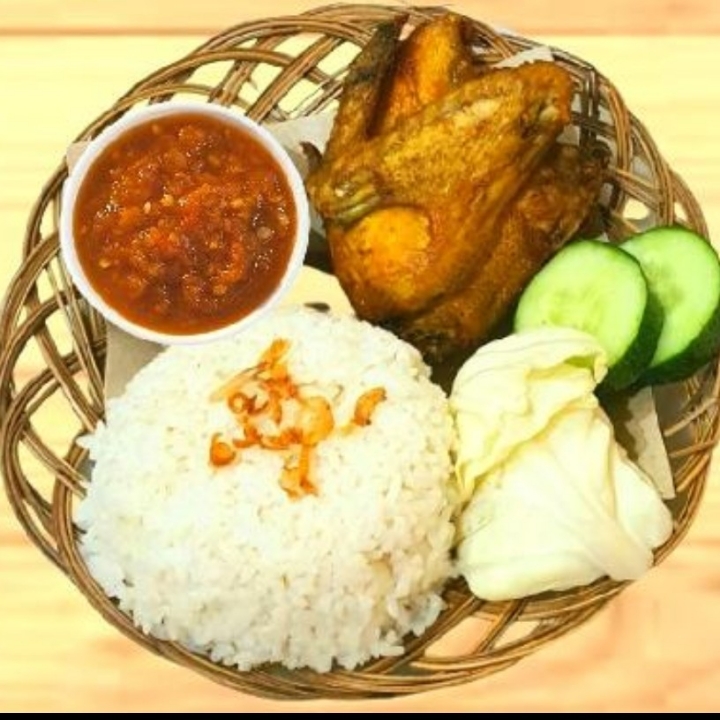 Nasi ayam kampung goreng