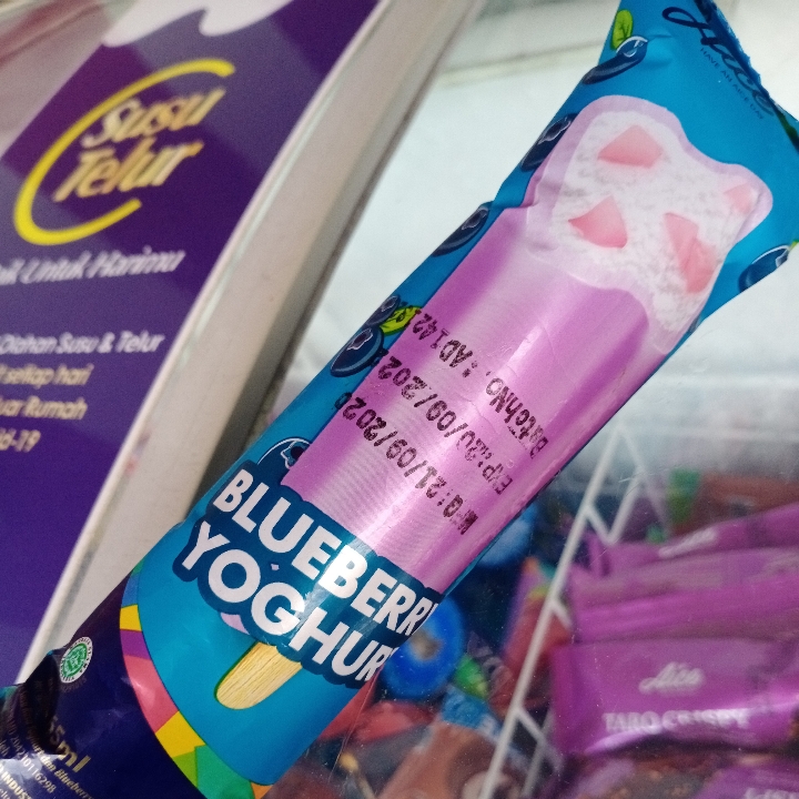 blueberry yoghurt