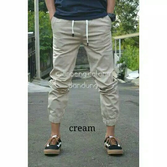 celana jogger polos pria  ada 4 warna pilihan silahkan di geser foto 4