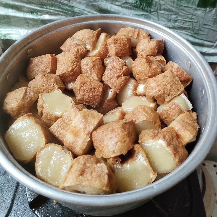 Tahu dan isian teLur goreng