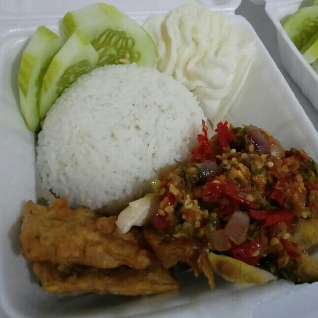 geprek sambel merah Plus Nasi